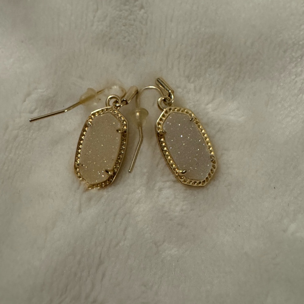 Kendra Scott Lee Gold Drop Earrings in Iridescent Drusy